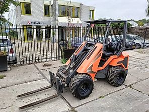 Cast 33 TLS minishovel mini loader giant avant 1400kg Cast 33 TLS minishovel mini loader giant avant 1400kg