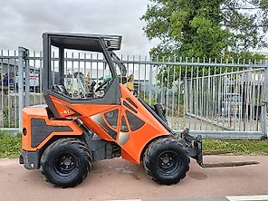 Cast 33 TLS minishovel mini loader giant avant 1400kg Cast 33 TLS minishovel mini loader giant avant 1400kg