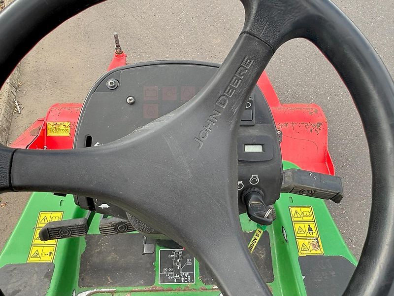 John Deere 1445 with Trimax flail