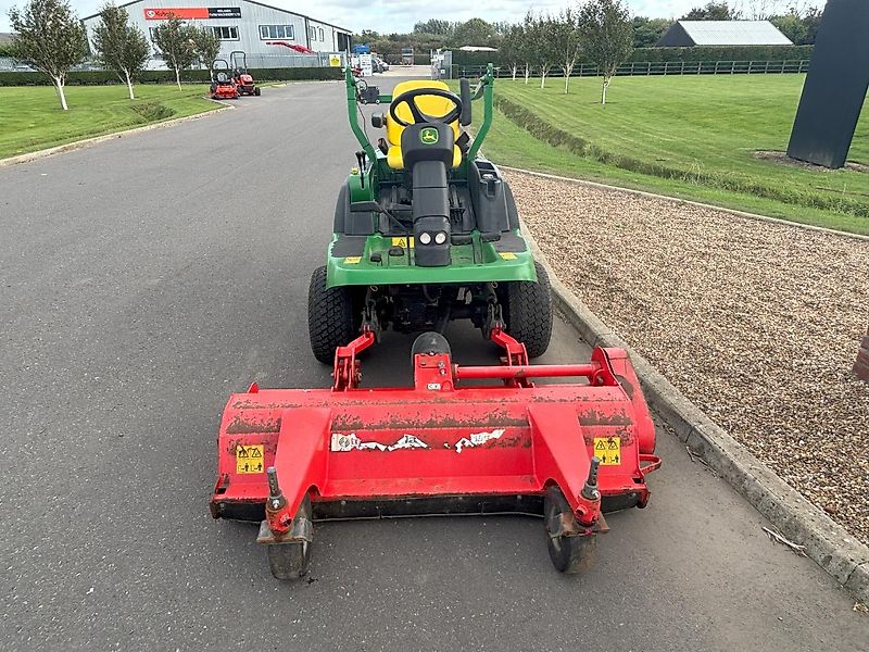 John Deere 1445 with Trimax flail