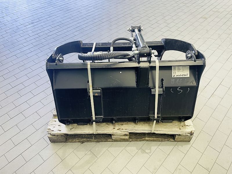 Giant DUNG- UND SILAGEZ. 100 C