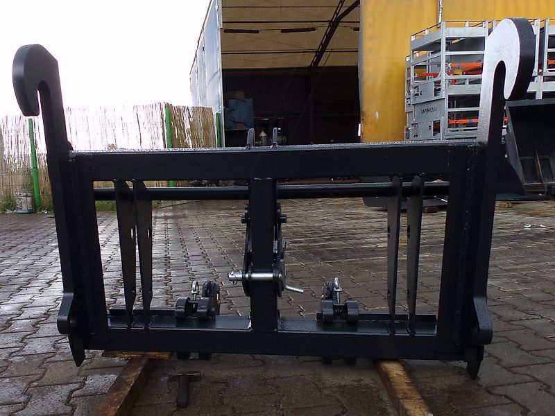 RADSTAL Adapter JCB Q-Fit auf Dreipunkt