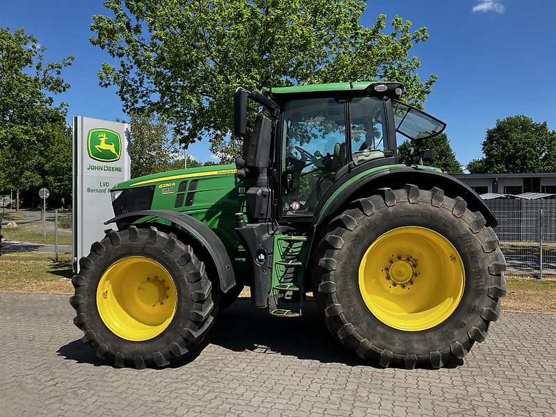 John Deere 6230R