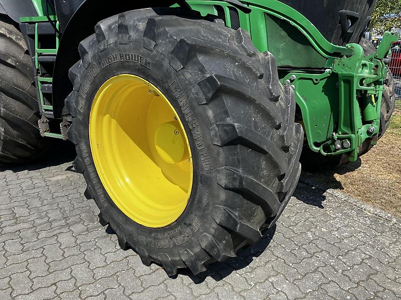 John Deere 6230R