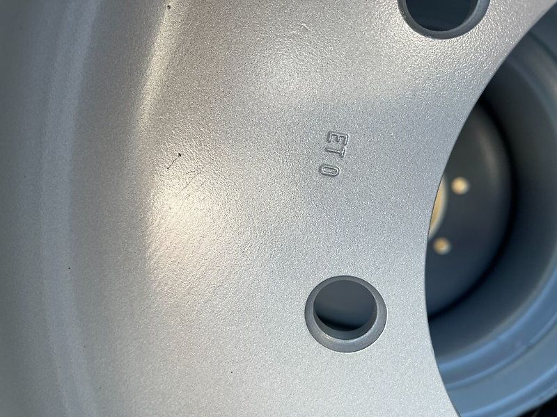 BKT Komplettrad 4 Stk 560/45R22.5 FL630