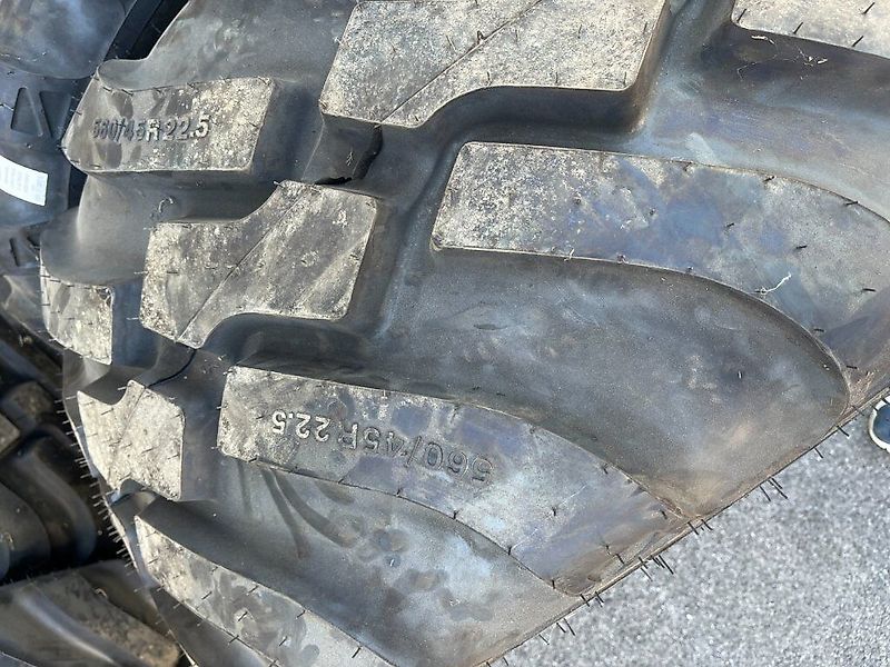 BKT Komplettrad 4 Stk 560/45R22.5 FL630