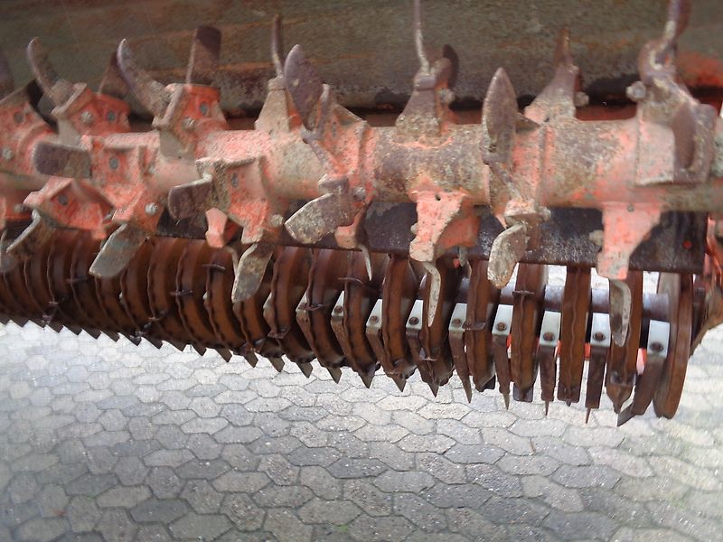 Kongskilde Howard Bodenfräse 4m mit Kerner Rotavator Rotalabour HR43 405 DU