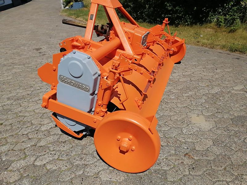 Kongskilde Howard Howard Modell Type HB-205-540T Bodenfräse 205 cm Arbeitsbreite mit 400 mm großen Stützrädern Fräßmesser 100% 48 Stück Schaltgetriebe ohne Kettenkasten zur Rotorwelle über Zahnradantrieb