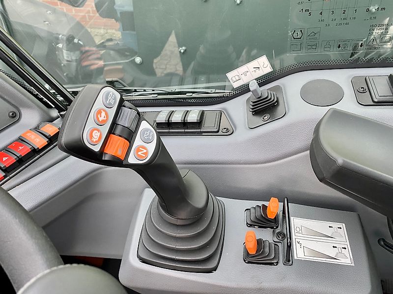 Claas SCORPION 756 VP Stage V Generation 2 Druckluft