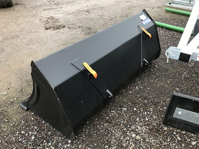 Quicke GM Tractor Buckets