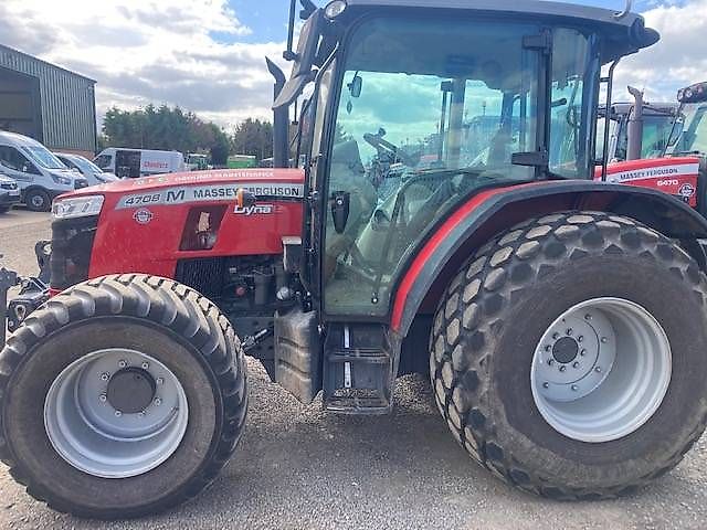 Massey Ferguson 4708M