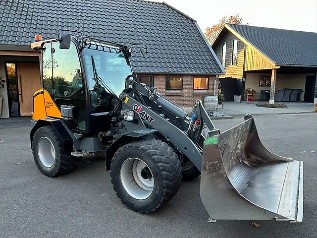 Giant V5003 X-tra HD