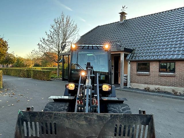 Giant V5003 X-tra HD