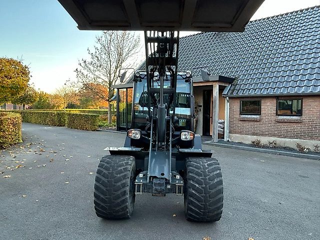 Giant V5003 X-tra HD