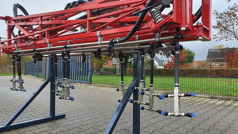 AGRIPP Erdbeergestänge für den Front- oder Heckanbau