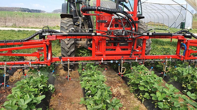 AGRIPP Erdbeergestänge für den Front- oder Heckanbau