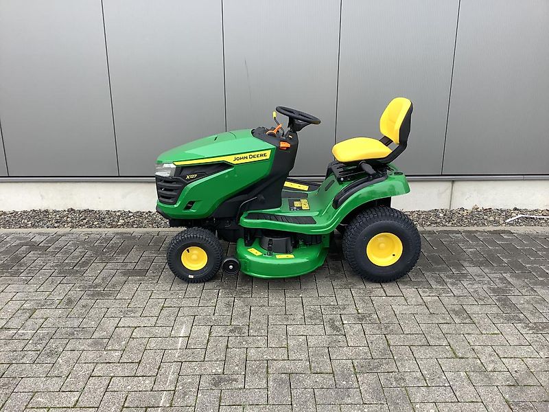 John Deere X127