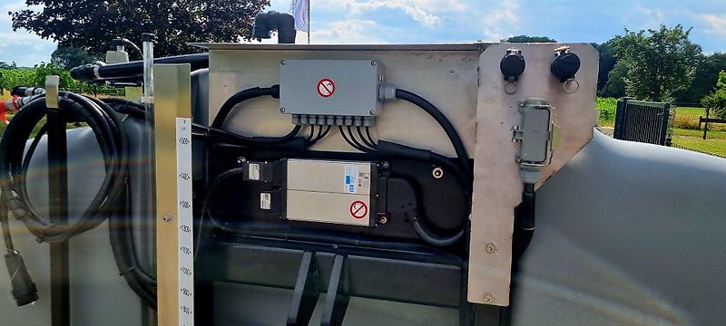 AGRIPP Fronttank ES 15 (Bandspritze / Flüssigdüngung)