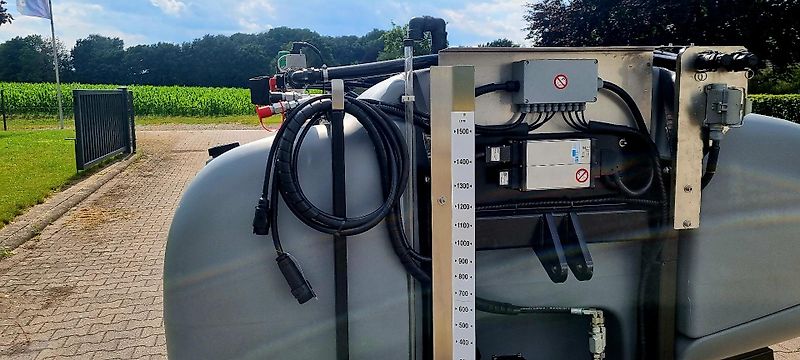 AGRIPP Fronttank ES 15 (Bandspritze / Flüssigdüngung)