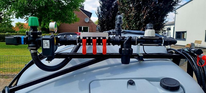 AGRIPP Fronttank ES 15 (Bandspritze / Flüssigdüngung)