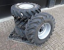 Manitou Merlo Bobcat Liebherr bak mast werktuigen landrol Manitou Merlo Bobcat Liebherr bak mast werktuigen landrol