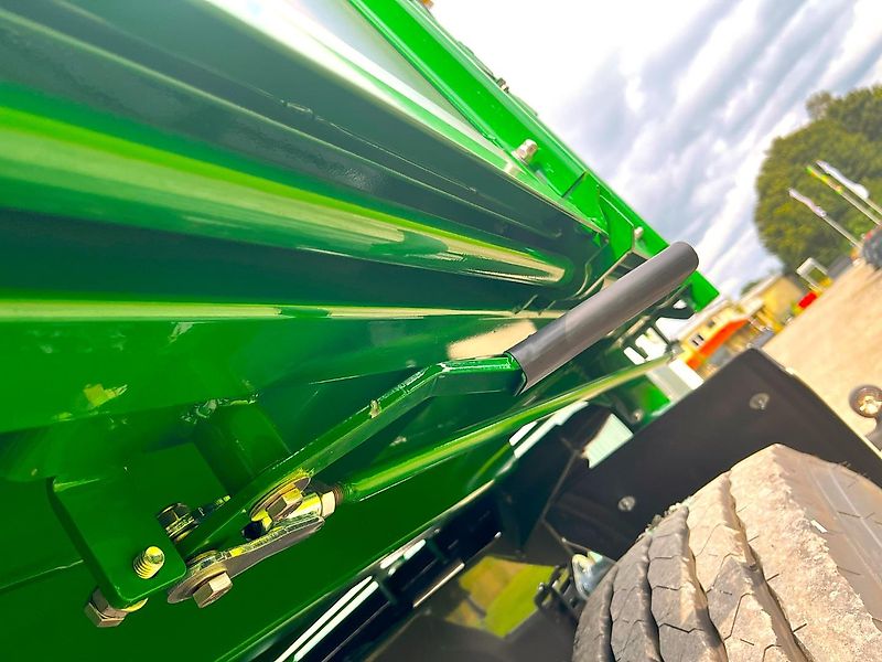 Umega 18-Tonnen Anhänger / Dreiseitenkipper / CPD180