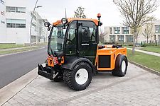 MULTIHOG MX Schlepper Geräteträger Winterdienst