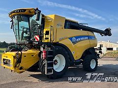 New Holland CR9.90