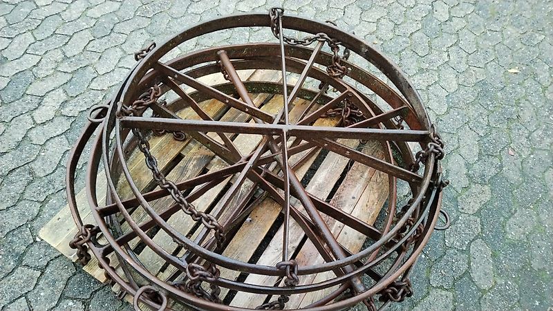 Hatzenbichler Eisenring 112cm Durchmesser 6 cm höhe ideal auch als Adventskranz oder Grundgestell mit Eisenkreuz Gewicht ca 40kg ideal als ersatz für Gliederschleppe