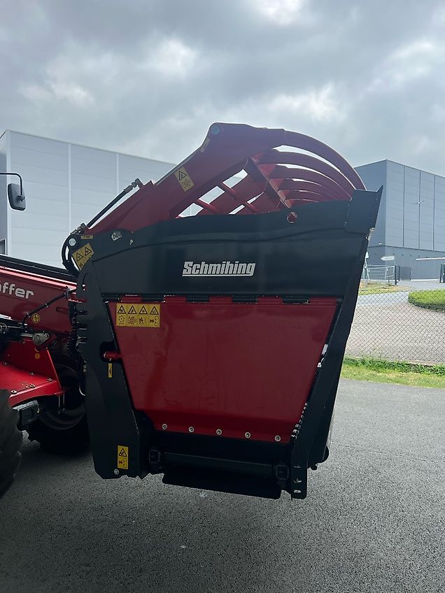 Schmihing Uni Feeder 2400 mit hydr. Greifarm Austrag rechts