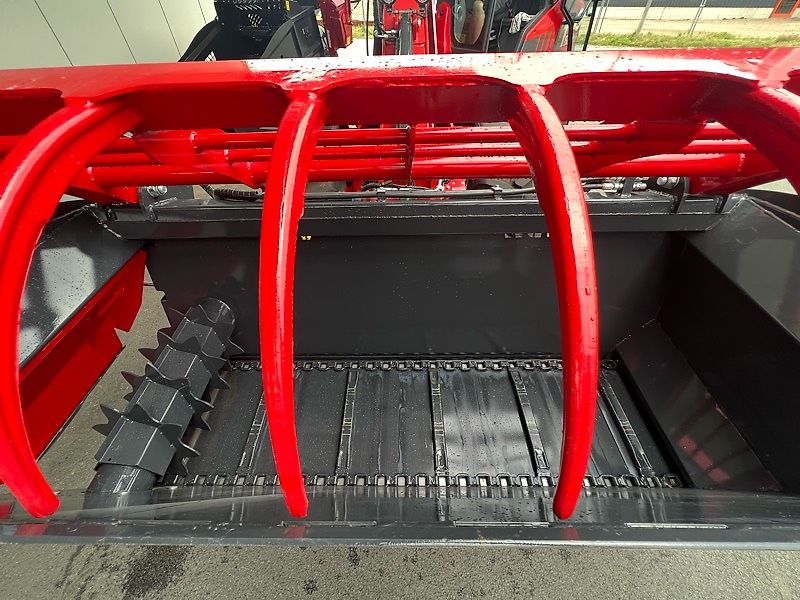 Schmihing Uni Feeder 2400 mit hydr. Greifarm Austrag rechts