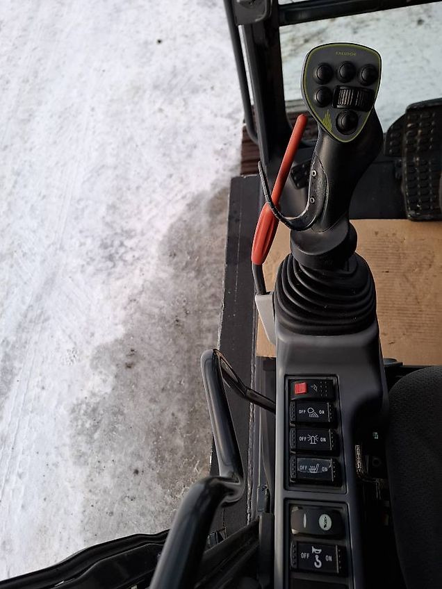 Hitachi ZX 300 LC-6 / Pyörittäjä, Rasvari, Kauha