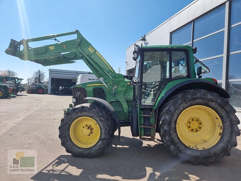 John Deere 6820