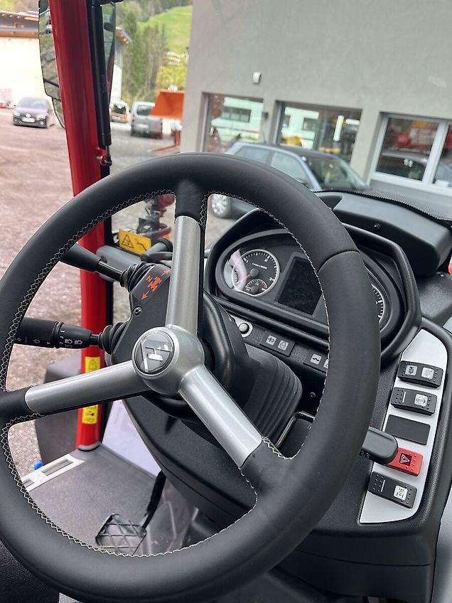 Lindner Lintrac 115 LS