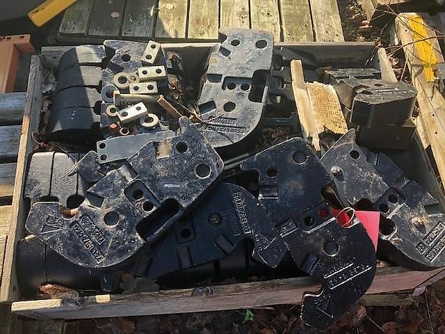 Challenger 32 Track Frame Weights