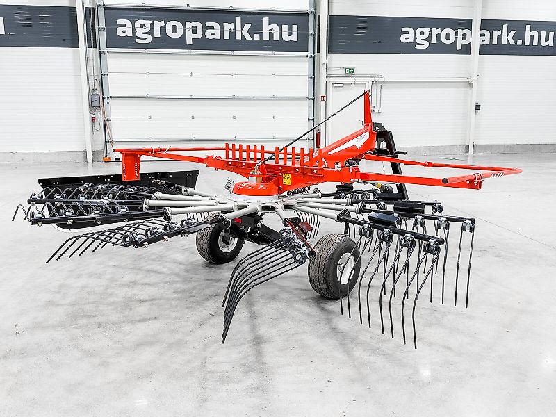 Gaspardo Ponente 420 4.15 m single-arm rake, 1.6 m swath width, working height adjustable from the cab