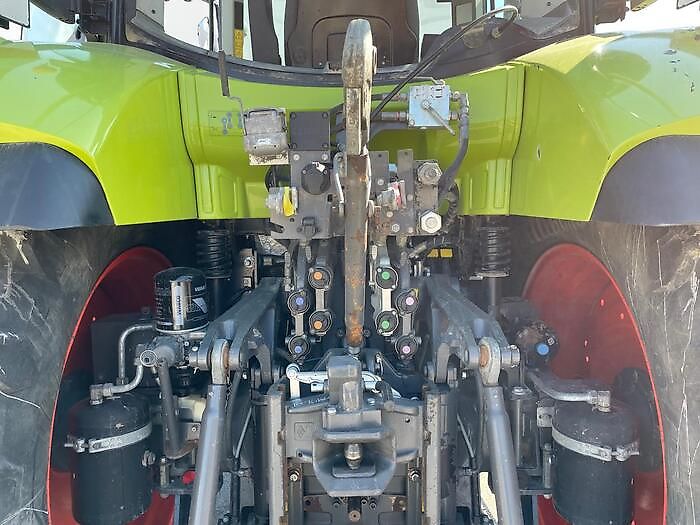 Claas Arion 650