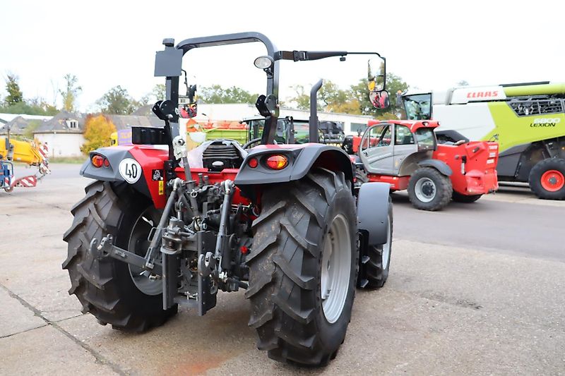 Massey Ferguson 4708 M Plattform Essential