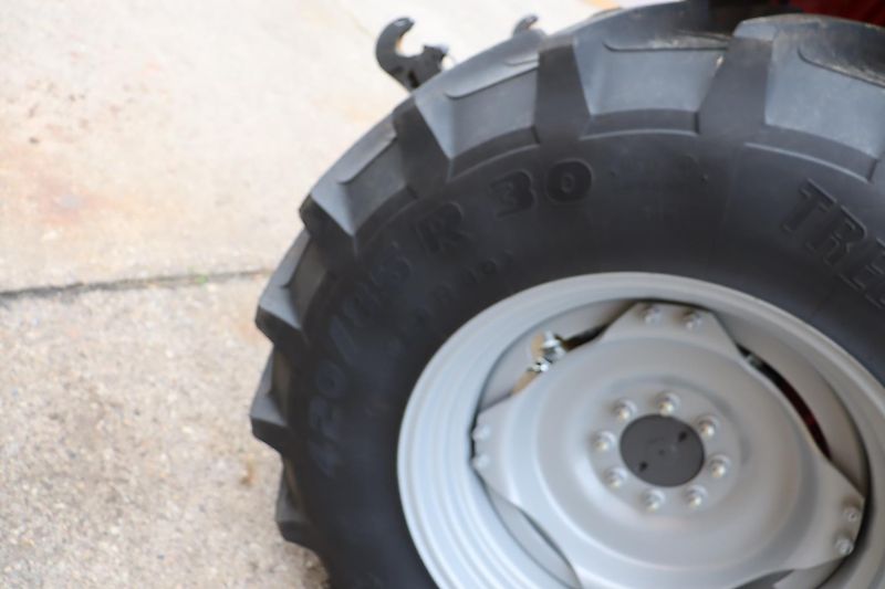 Massey Ferguson 4708 M Plattform Essential