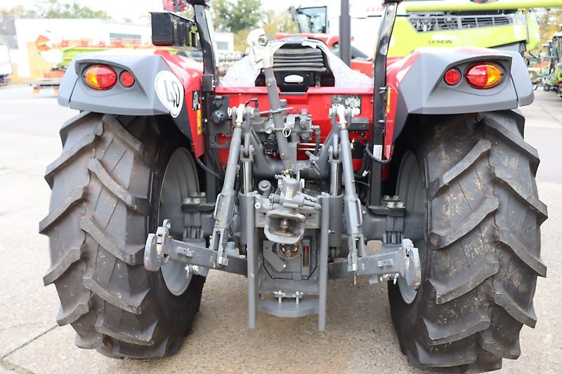 Massey Ferguson 4708 M Plattform Essential