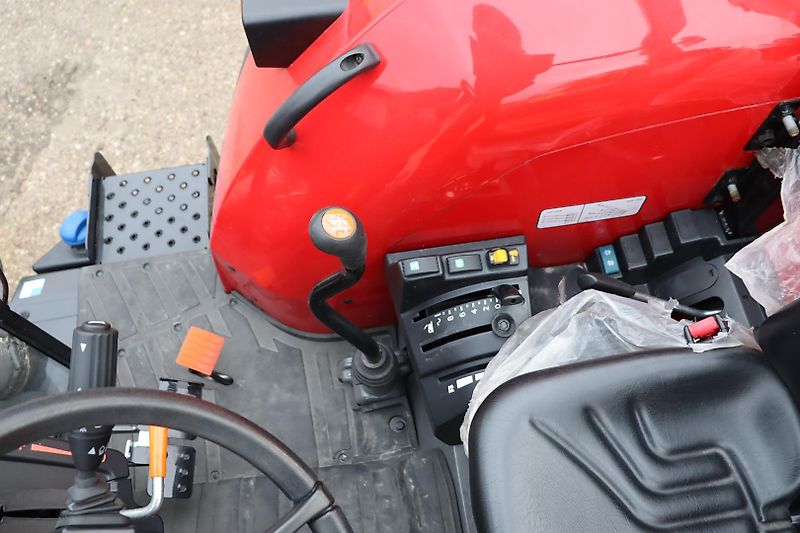 Massey Ferguson 4708 M Plattform Essential