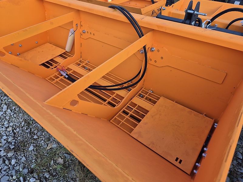 PADAGAS SP 1500 Selbstladestreuer Radlader Schmi