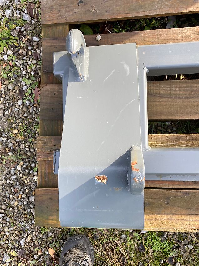 Bressel und Lade Grundträger H 11 Euro