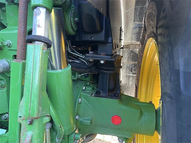 John Deere 6145R