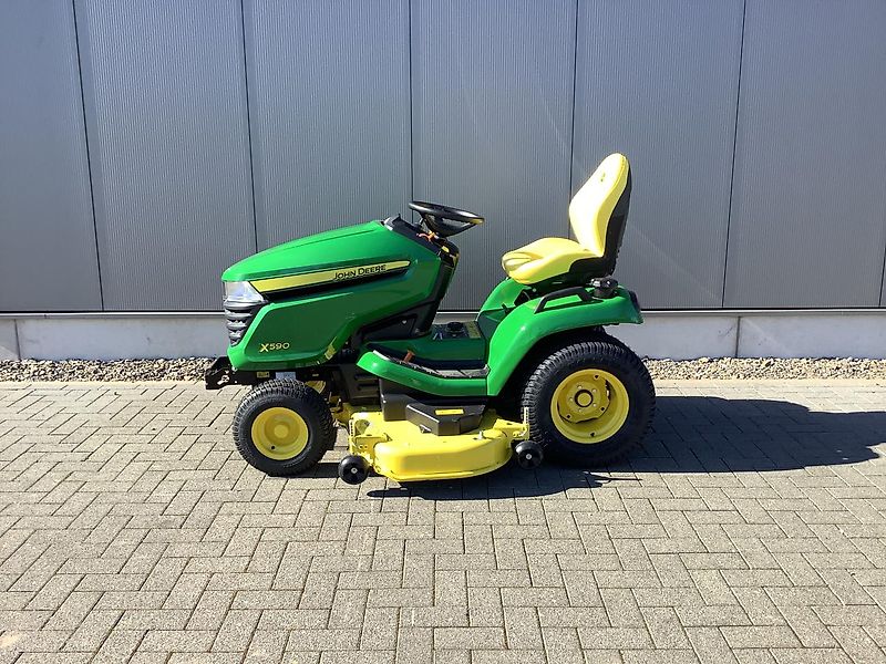 John Deere X590