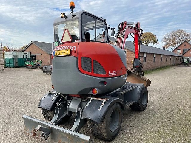 Neuson 6503 WD Bandenkraan
