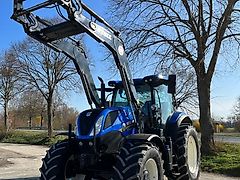 New Holland T7. 165s