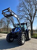 New Holland T7. 165s