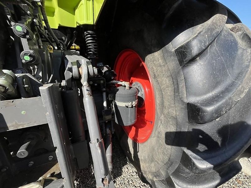 Claas ARION 650