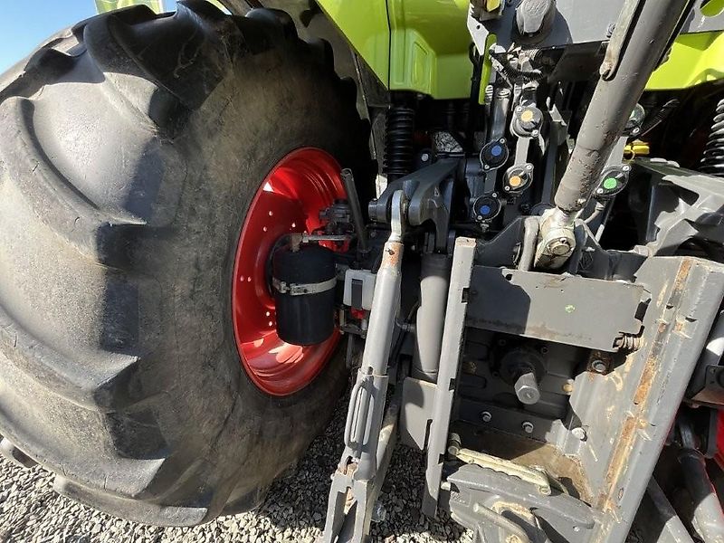 Claas ARION 650